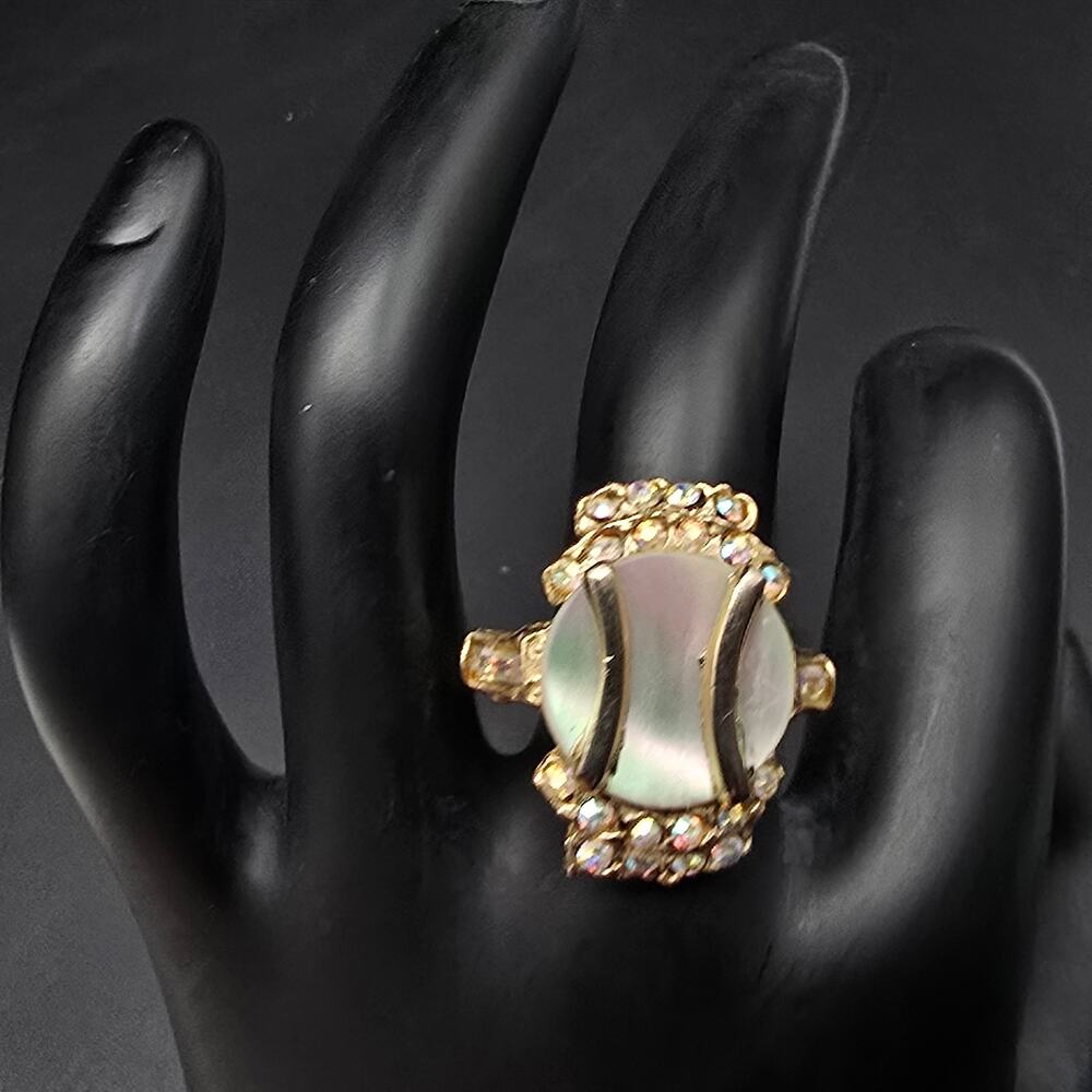Mother of Pearl Rhinestone Ring Size 6.75 Adjustable - Picture 7 of 7
